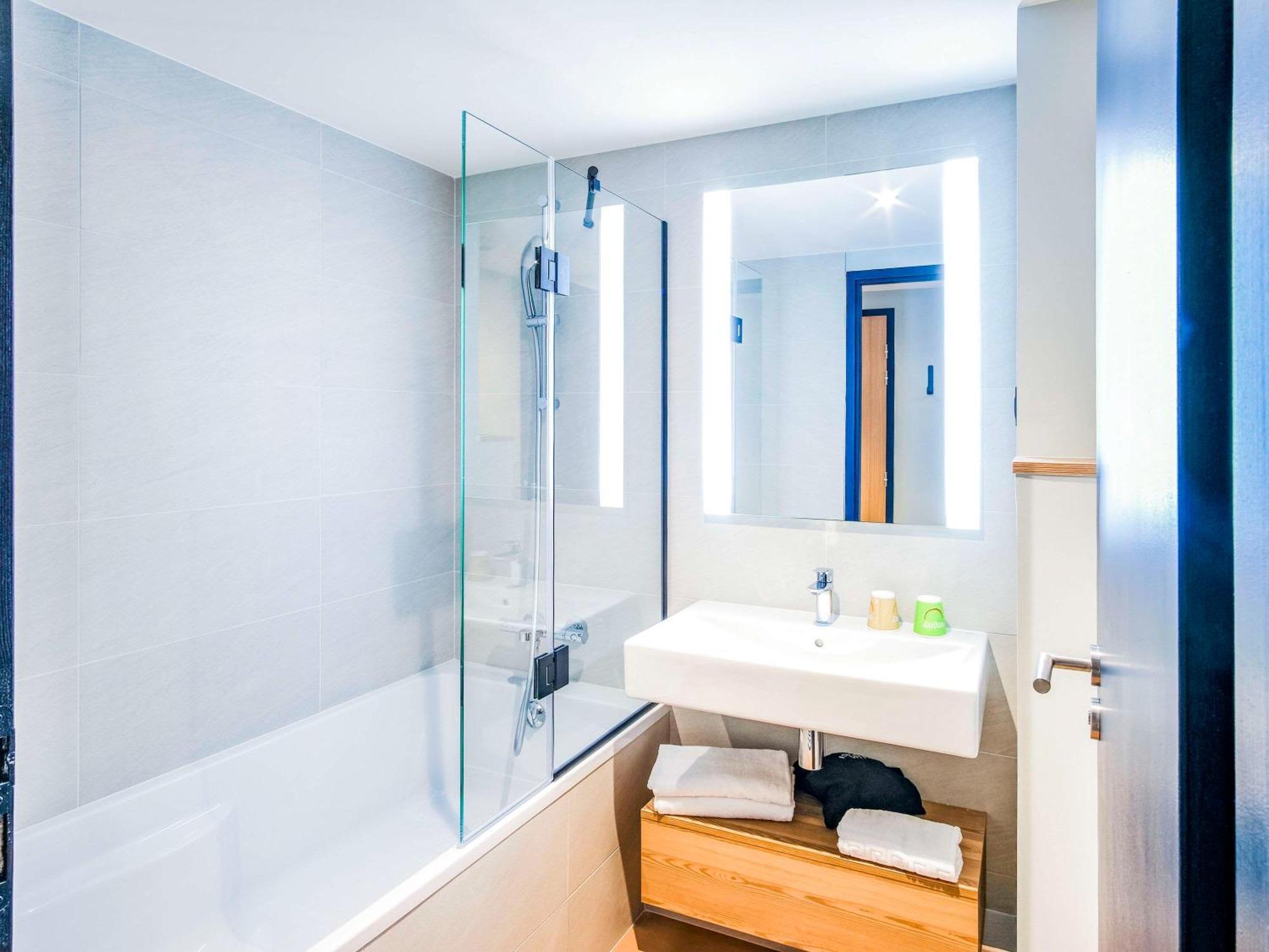 Ibis Styles Albertville Exterior foto